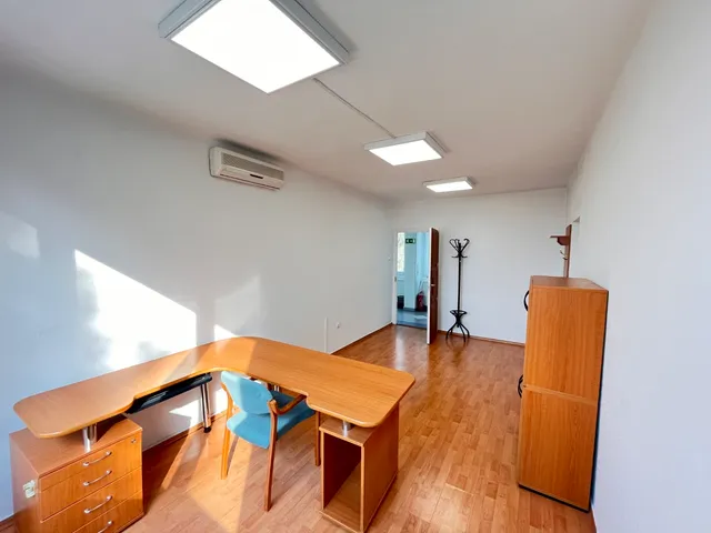 Kiadó kereskedelmi és ipari ingatlan Kaposvár, Tüskevár, Raktár utca 55 nm