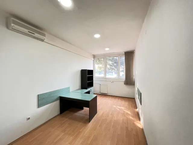 Kiadó kereskedelmi és ipari ingatlan Kaposvár, Tüskevár 18 nm