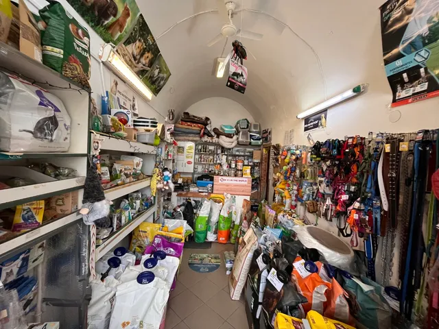 Eladó kereskedelmi és ipari ingatlan Kaposvár, Északnyugati városrész, Füredi út 26 nm