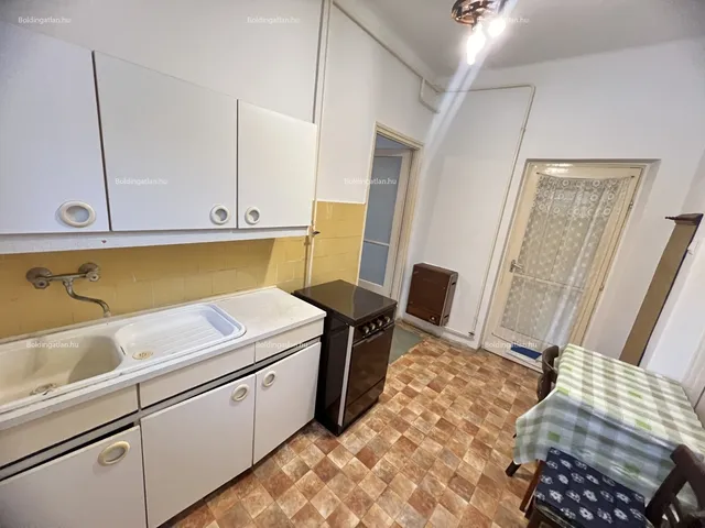 Kiadó lakás Kaposvár, Északnyugati városrész, Hegyi utca 23 nm