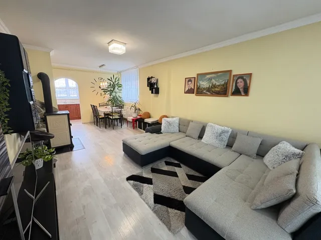 Eladó lakás Kaposvár, Tüskevár, Tóth Árpád utca 96 nm