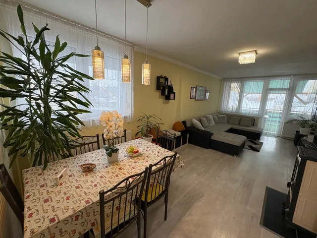 Eladó lakás Kaposvár, Tüskevár, Tóth Árpád utca 96 nm