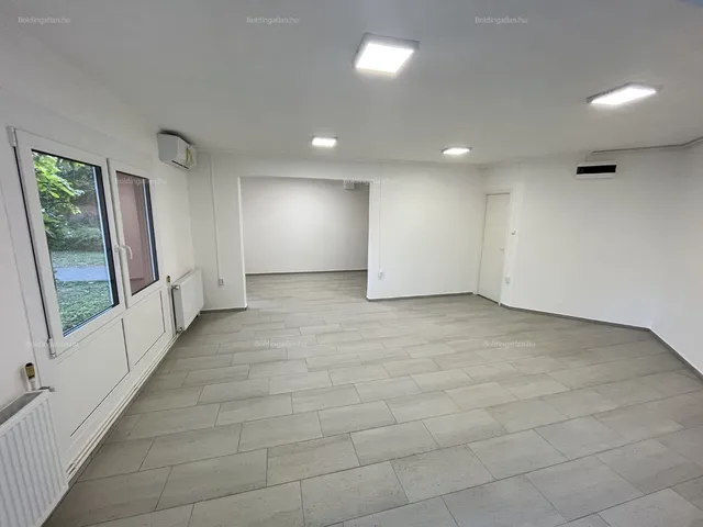 Kiadó kereskedelmi és ipari ingatlan Kaposvár, Béke-Füredi lakótelep, Füredi utca 89 nm