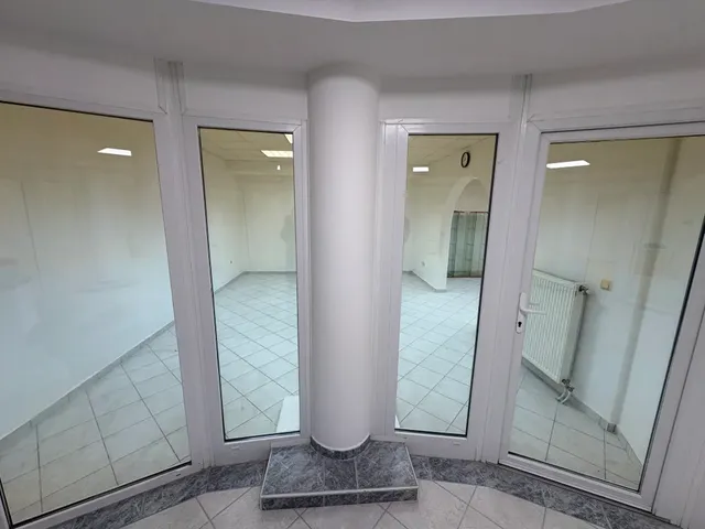 Kiadó kereskedelmi és ipari ingatlan Kaposvár, Belváros, Zárda utca 23 nm