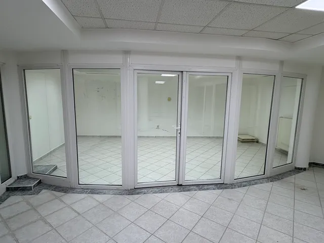 Kiadó kereskedelmi és ipari ingatlan Kaposvár, Belváros, Zárda utca 25 nm