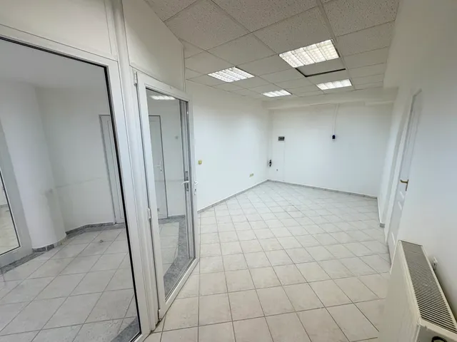 Kiadó kereskedelmi és ipari ingatlan Kaposvár, Belváros, Zárda utca 17 nm