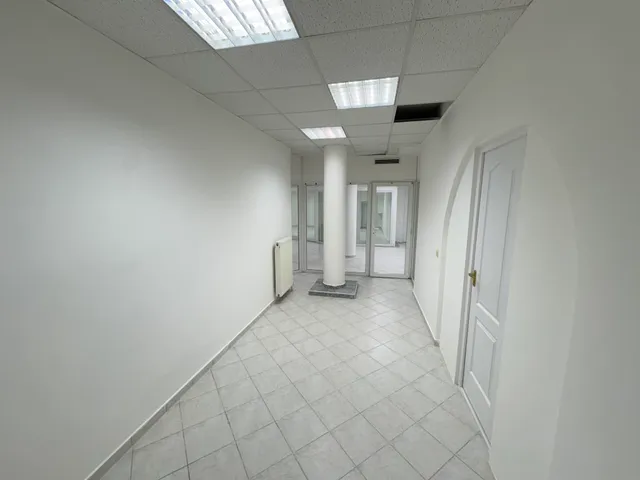 Kiadó kereskedelmi és ipari ingatlan Kaposvár, Belváros, Zárda utca 15 nm