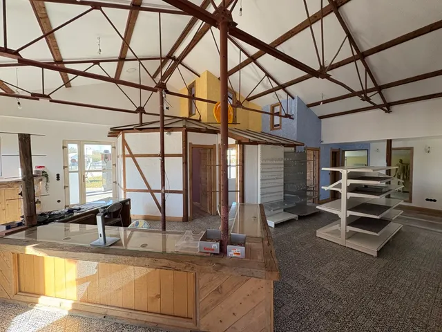 Eladó kereskedelmi és ipari ingatlan Kaposvár, Tüskevár 256 nm