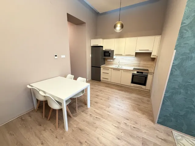 Kiadó lakás Kaposvár, Belváros, Bajcsy-Zsilinszky utca 50 nm