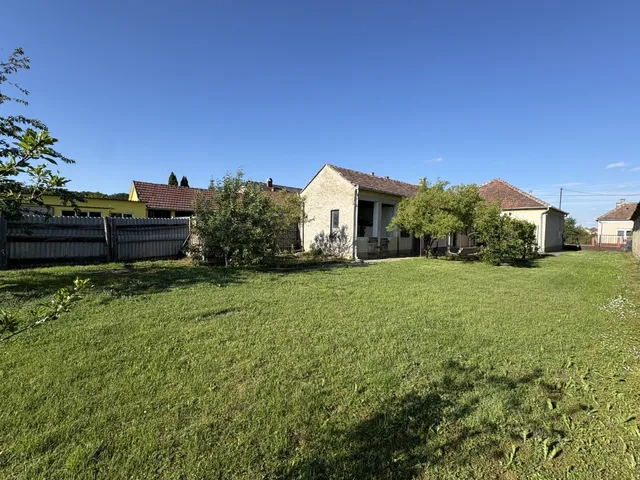 Eladó ház Berzence, Május 1. utca 96 nm