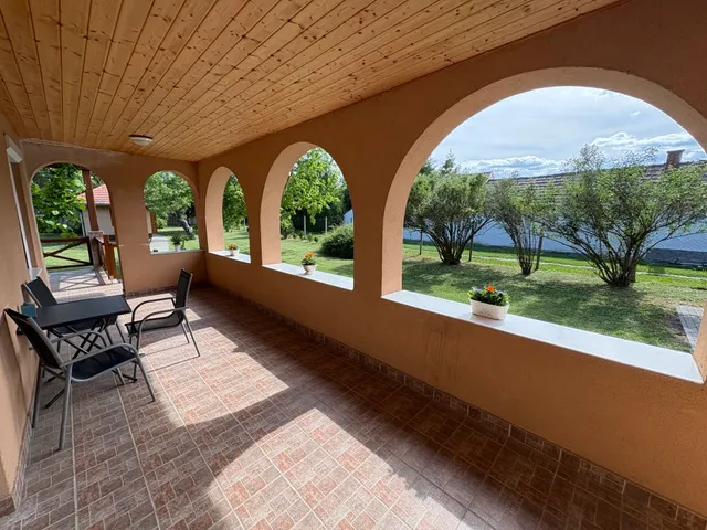 Eladó ház Balatonfenyves, Fenyvesi utca 155 nm