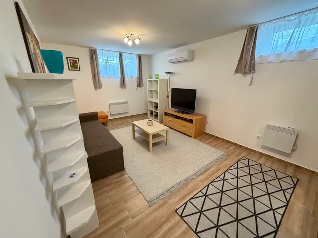 Kiadó lakás Kaposvár, Kecelhegy 30 nm