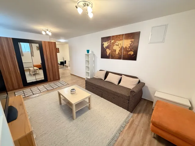 Kiadó lakás Kaposvár, Kecelhegy, Uránia lakótelep 30 nm