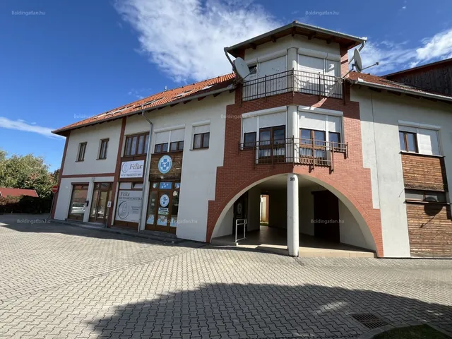 Kiadó kereskedelmi és ipari ingatlan Kaposvár, Cser 28 nm