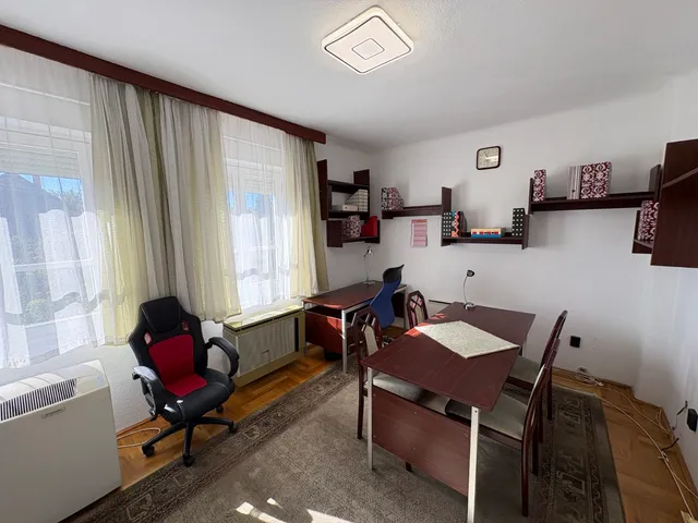 Kiadó kereskedelmi és ipari ingatlan Kaposvár, Belváros 20 nm