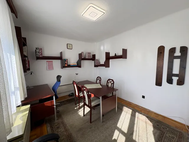 Kiadó kereskedelmi és ipari ingatlan Kaposvár, Belváros, Szántó utca 20 nm