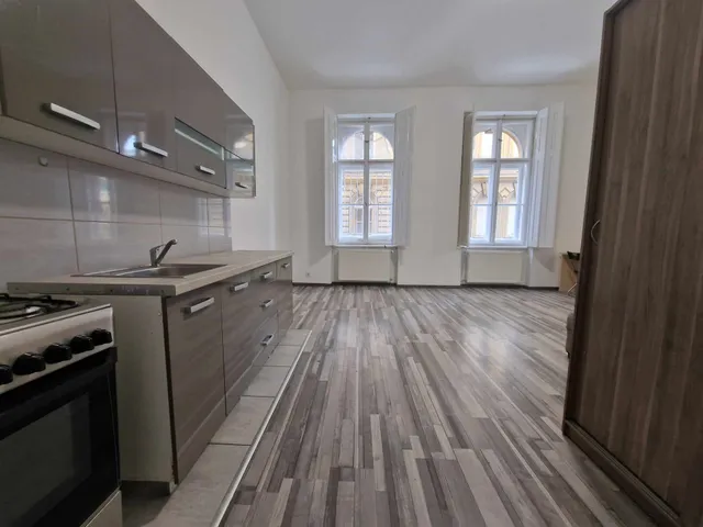 Eladó lakás Budapest VIII. kerület, Századosnegyed, Kerepesi út 67 nm