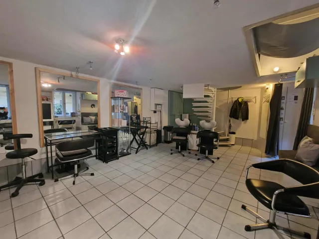 Kiadó kereskedelmi és ipari ingatlan Budapest VI. kerület, Nagykörúton kívüli terület, Nyugati Tér 54 nm