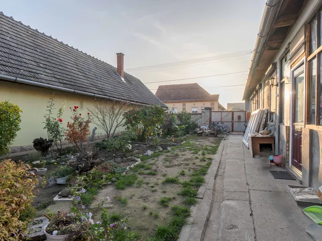 Eladó ház Tolna, Bercsényi utca  100 nm