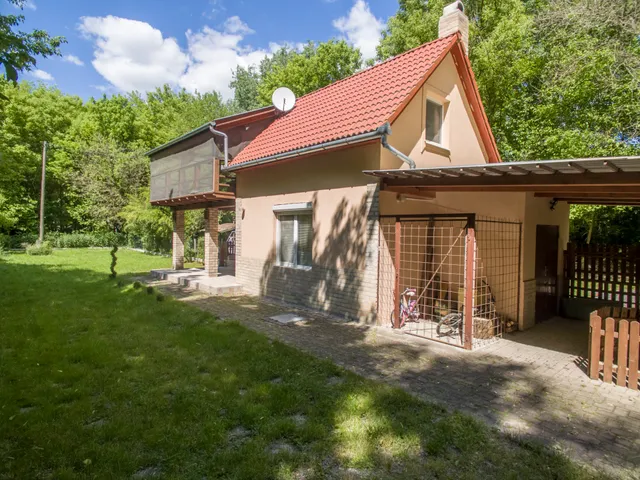 Eladó üdülő és hétvégi ház Bogyiszló 42 nm