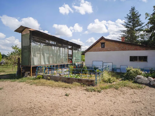 Eladó mezőgazdasági ingatlan Csemő, 14. dűlő 3 80 nm