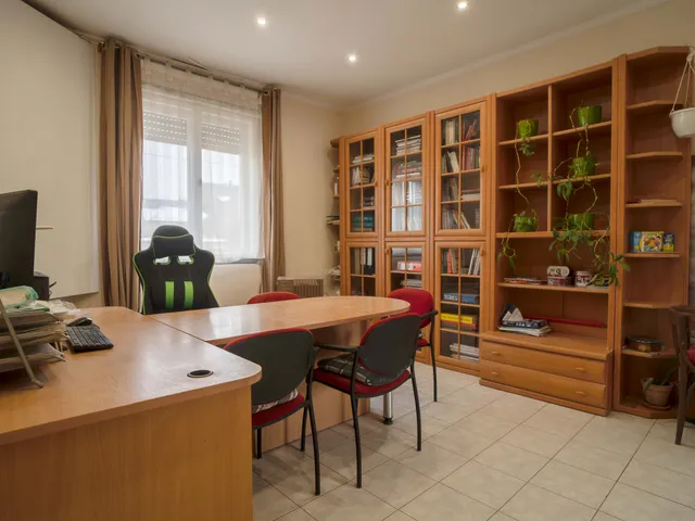 Eladó ház Szekszárd, Felsőváros, Petőfi 110 nm