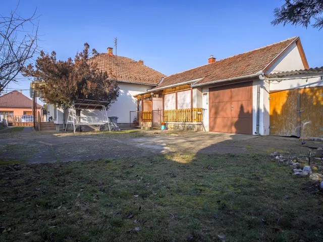 Eladó ház Tolna, Fém utca 113 nm