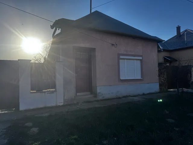 Eladó ház Fadd 140 nm