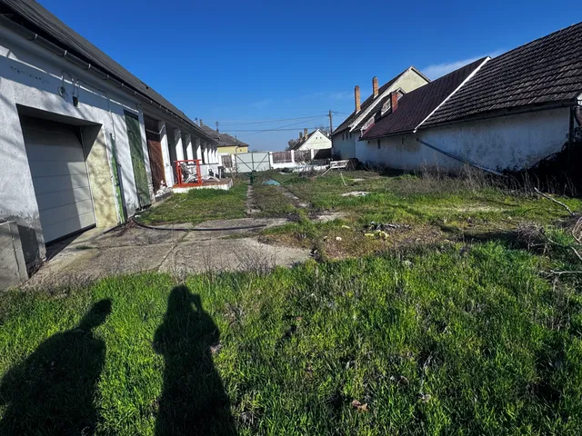 Eladó ház Fadd, Somos utca 19 140 nm