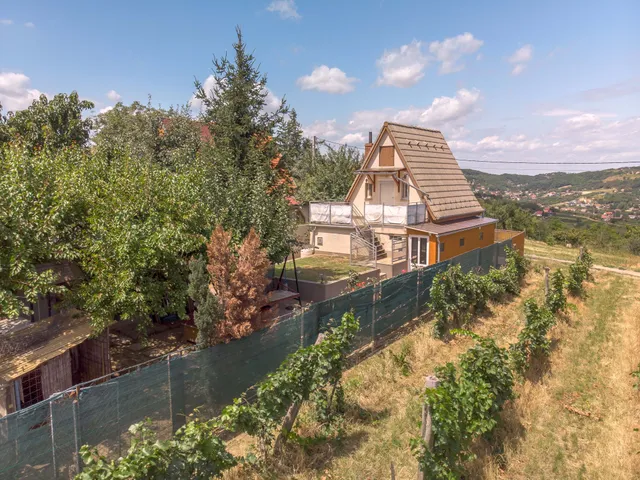 Eladó mezőgazdasági ingatlan Szekszárd, Bakta 41 nm