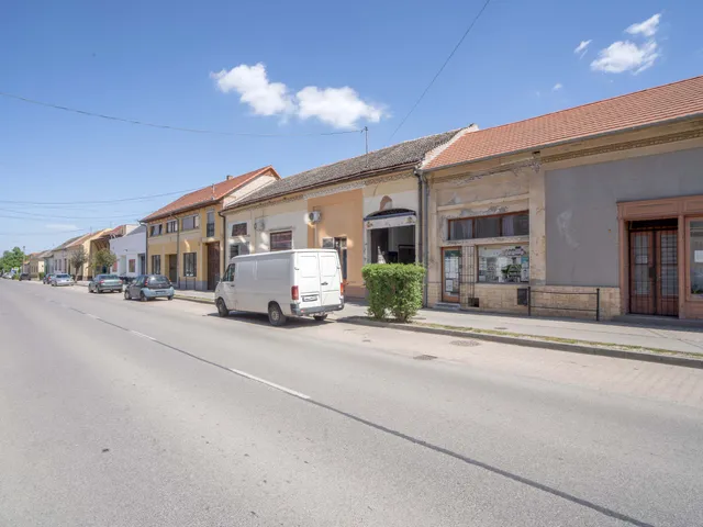 Eladó kereskedelmi és ipari ingatlan Bátaszék, Budai utca 75 nm