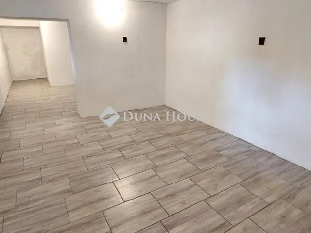 Eladó kereskedelmi és ipari ingatlan Szombathely 52 nm