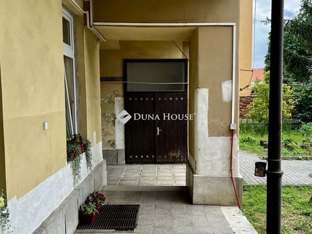 Eladó kereskedelmi és ipari ingatlan Szombathely 154 nm