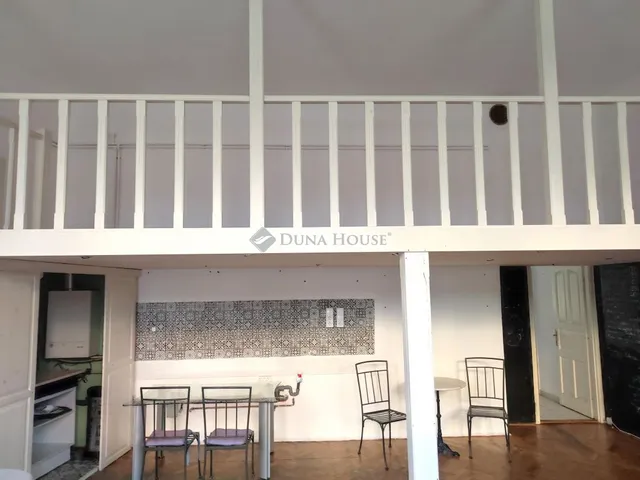 Eladó kereskedelmi és ipari ingatlan Szombathely, Hollán Ernő utca 63 nm