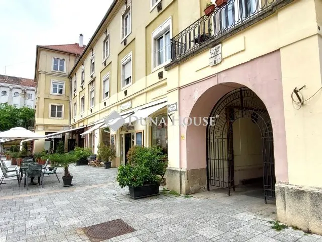 Eladó kereskedelmi és ipari ingatlan Szombathely 52 nm