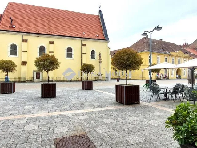 Eladó kereskedelmi és ipari ingatlan Szombathely 52 nm