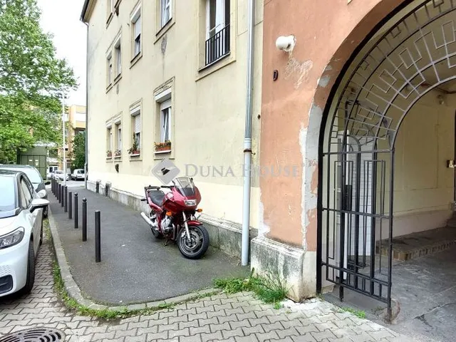 Eladó kereskedelmi és ipari ingatlan Szombathely 52 nm