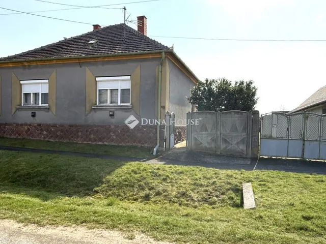 Eladó ház Salköveskút 88 nm