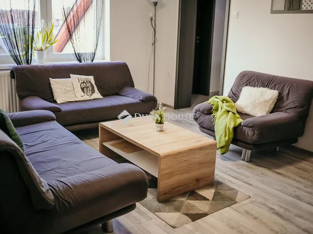 Eladó lakás Sárvár 93 nm