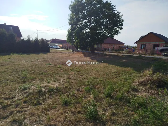 Eladó telek Rábahidvég 1787 nm