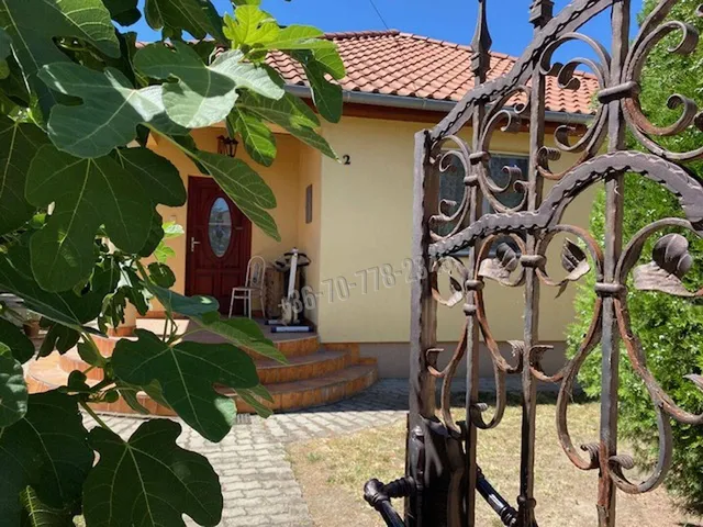 Eladó ház Békéscsaba, Bogár utca 135 nm