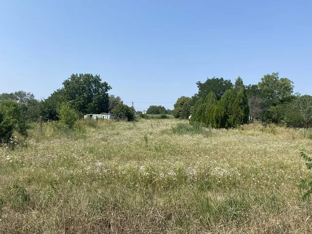 Eladó telek Békéscsaba, Kenderföldek, Vető utca 1990 nm