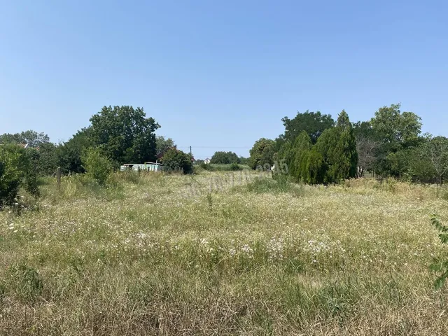 Eladó telek Békéscsaba, Kenderföldek, Vető utca 1990 nm