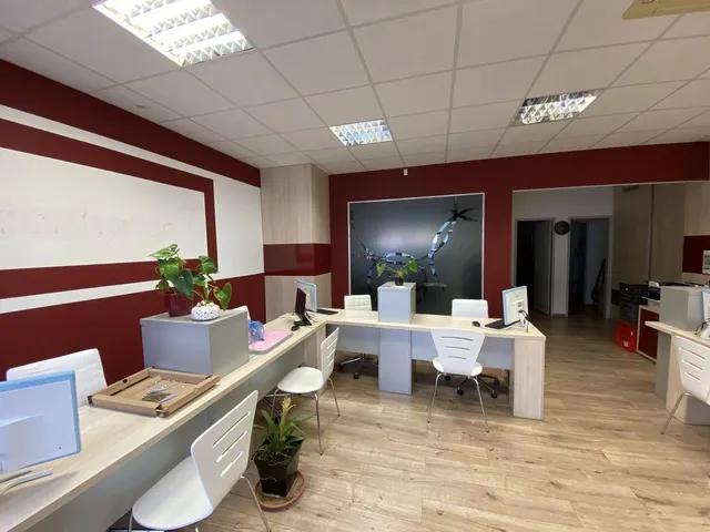 Kiadó kereskedelmi és ipari ingatlan Békéscsaba 75 nm