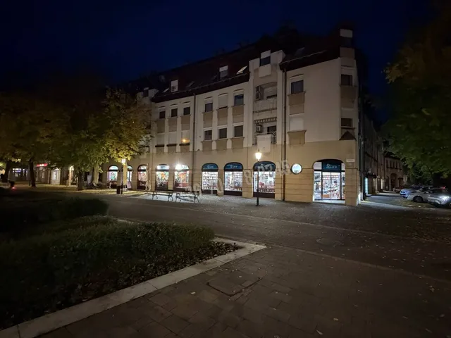 Eladó lakás Békéscsaba, Andrássy út 110 nm