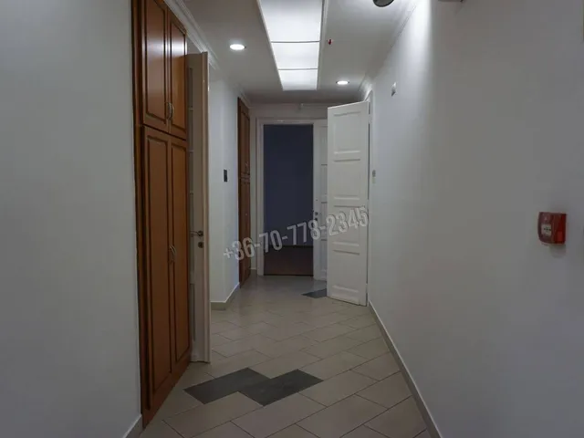 Kiadó kereskedelmi és ipari ingatlan Békéscsaba, Andrássy út 300 nm