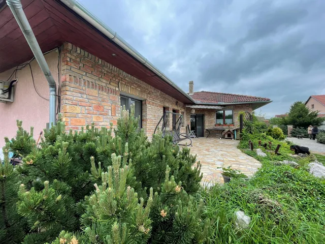 Eladó ház Csömör 197 nm