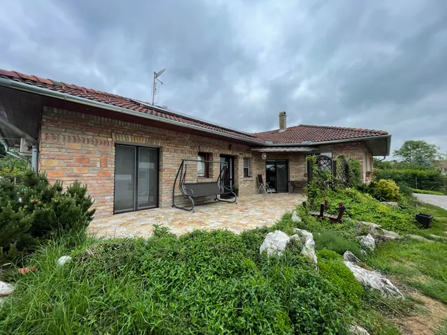 Eladó ház Csömör 197 nm