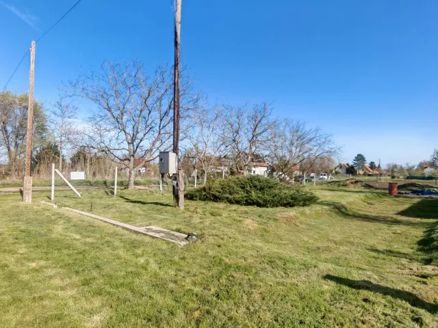 Eladó telek Orosháza, Gyopárosfürdő, Tulipán utca 540 nm