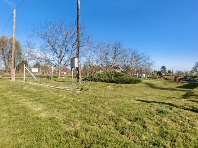 Eladó telek Orosháza, Gyopárosfürdő, Tulipán utca 540 nm
